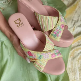 Buttery Fluttery : Criss Cross Wedge