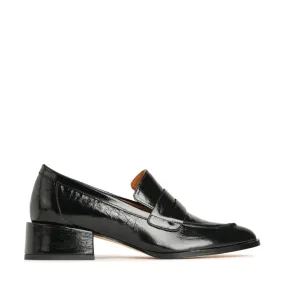 Cass Low Heeled Loafers | Black-Crinkle Leather