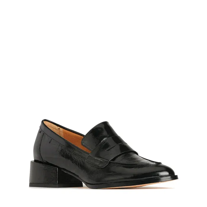 Cass Low Heeled Loafers | Black-Crinkle Leather
